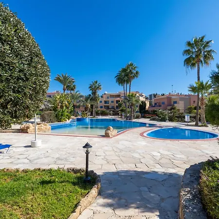 Διαμέρισμα Limnaria Gardens Classic *