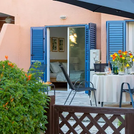 Limnaria Gardens Classic Apartamento *