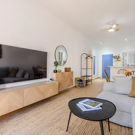 Limnaria Gardens Classic Apartment *