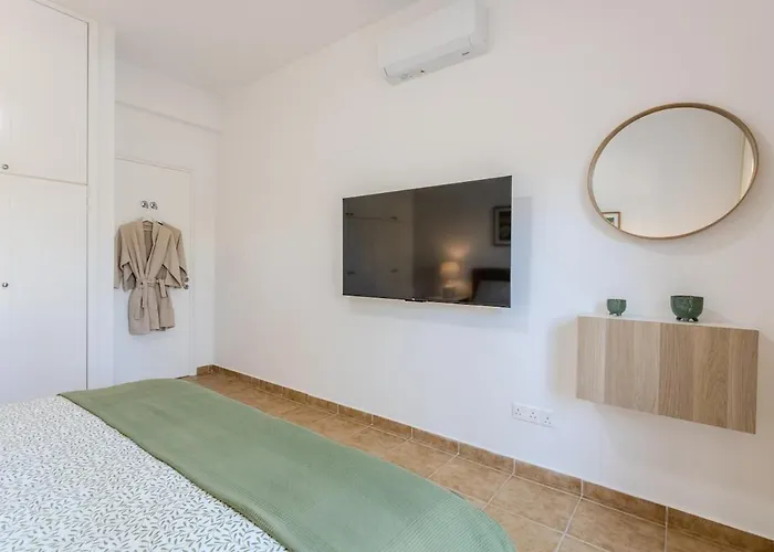 Limnaria Gardens Classic