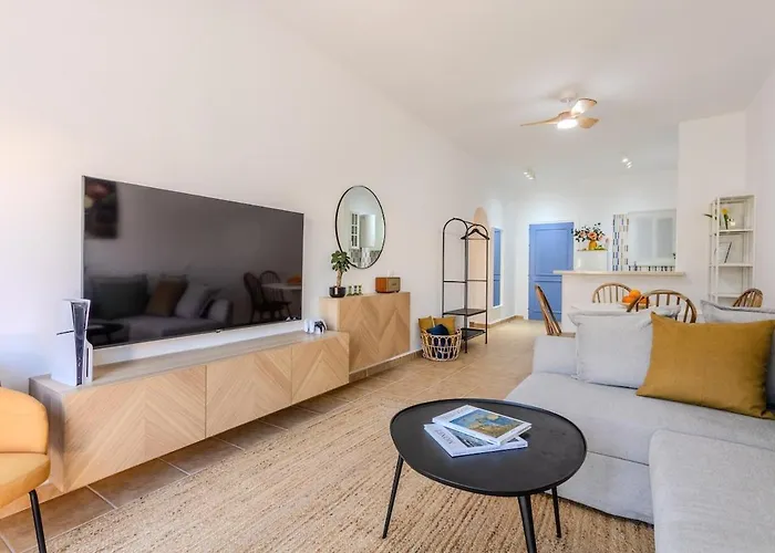 Limnaria Gardens Classic Apartament *