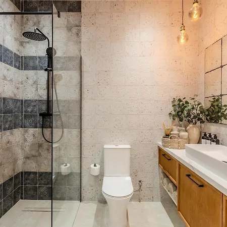 公寓 Limnaria Gardens Classic Paphos